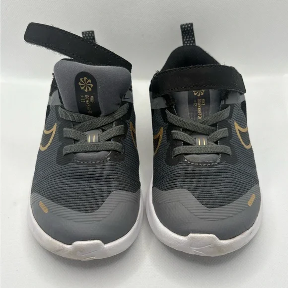 Nike Kids Black and Gold Sneakers - Picture 2 of 9